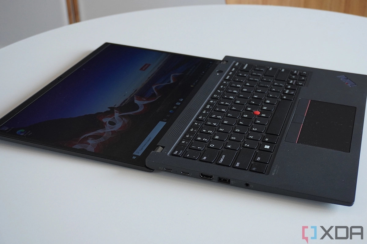 Lenovo-ThinkPad-T14s-Gen-3-1_爱奇艺.jpg